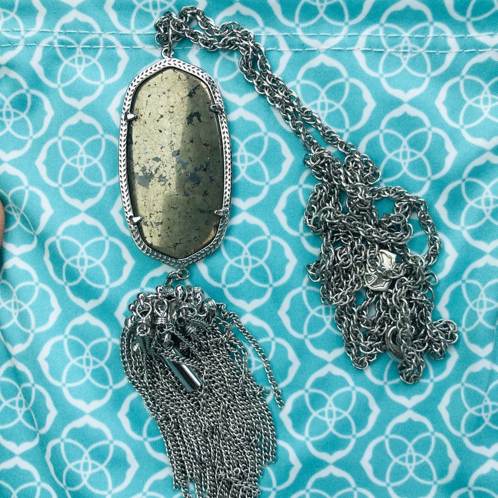 Kendra Scott necklace!! Perfect condition!!